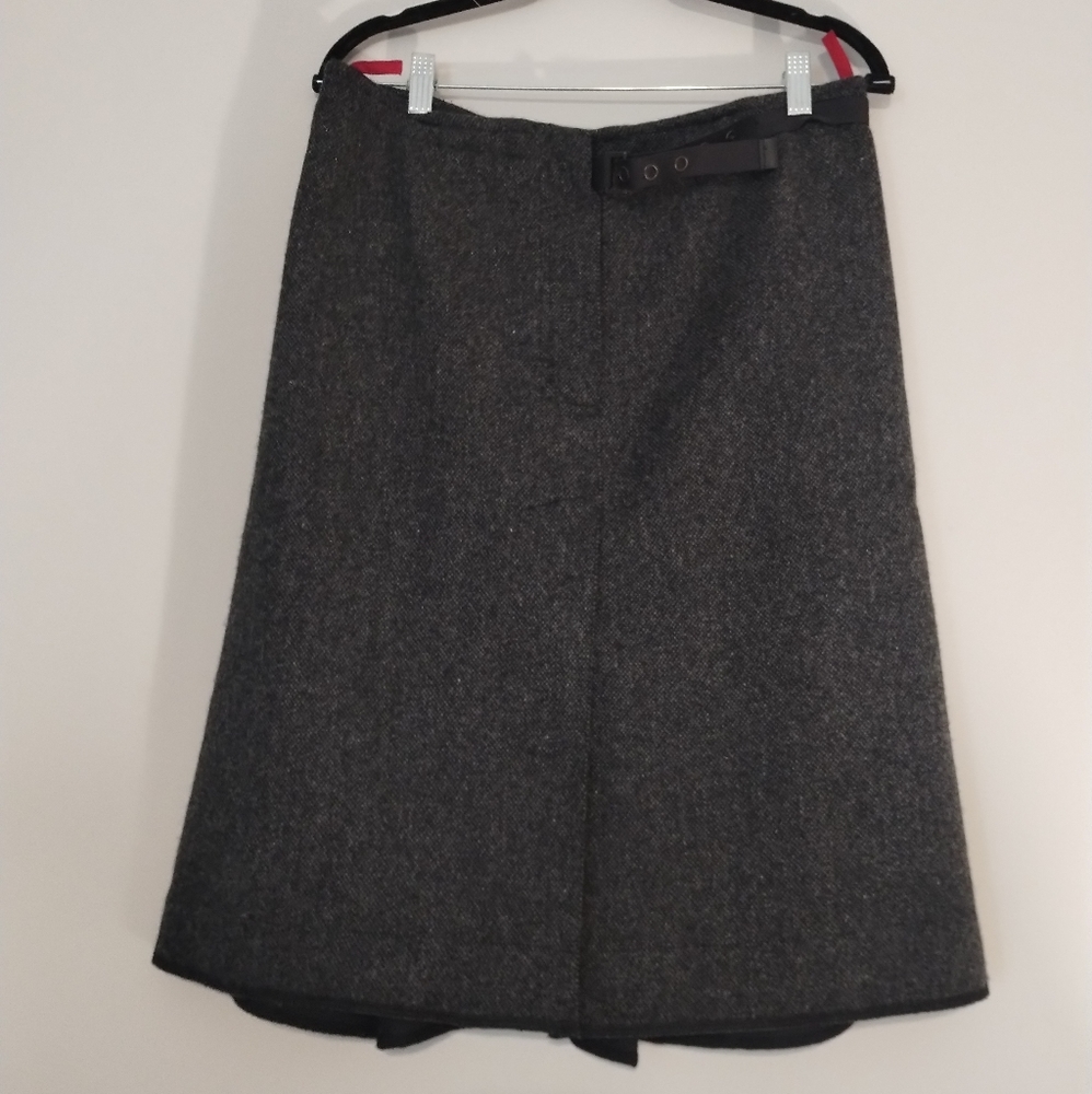 Knee length dark gray shirt